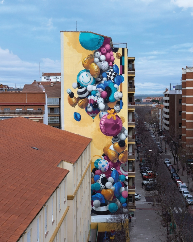 Mural en la Avenida del Príncipe de Asturias (Zamora), titulado 'La suelta de globos'