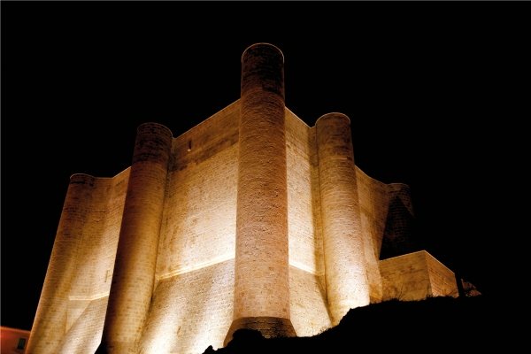 Vista del castillo de Fuentes de Valdepero, Palencia