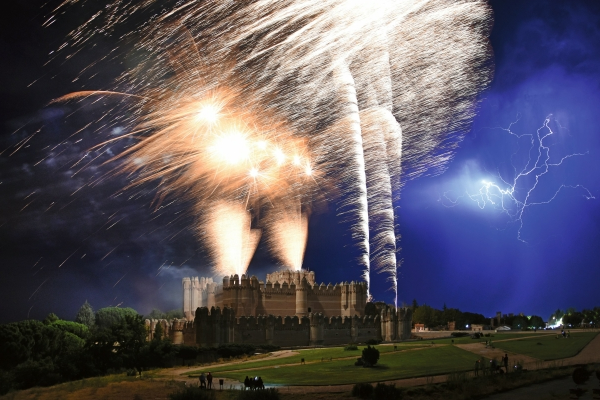 Fuegos de artificio en Coca