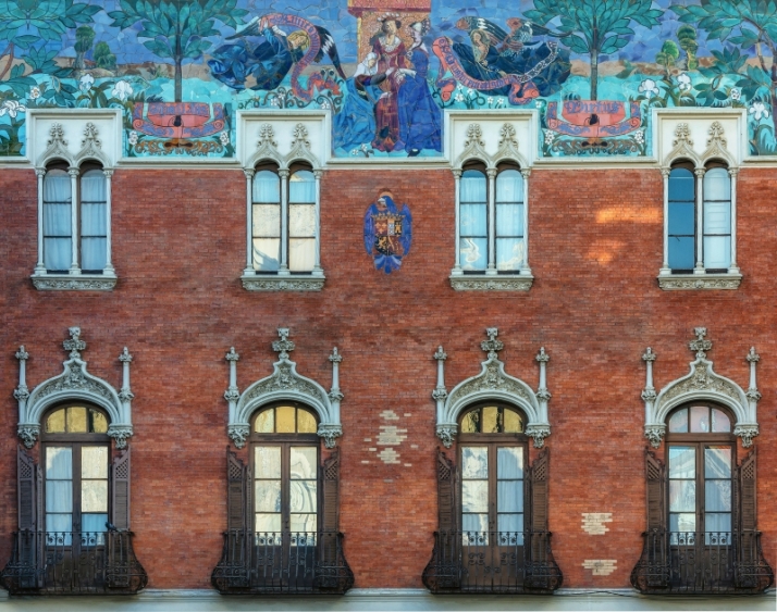 Fachada del Colegio de Villandrando, proyectada por el arquitecto Jerónimo Arroyo